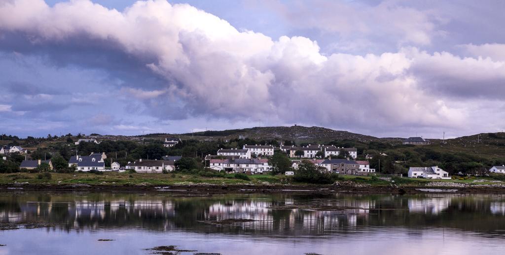 The Midway Bar & Guesthouse Dungloe Exterior photo