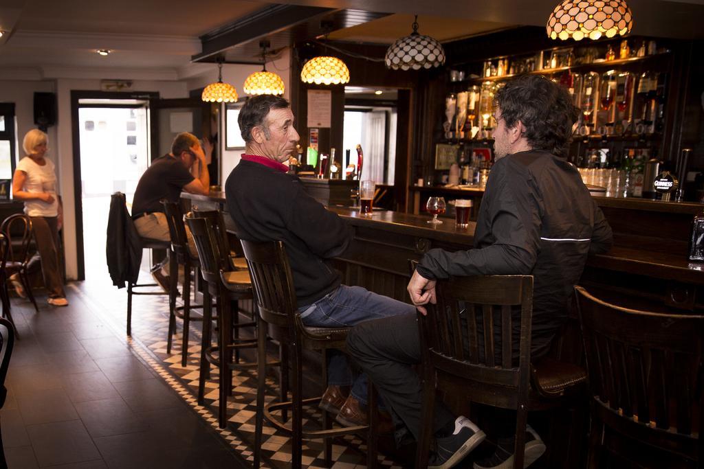 The Midway Bar & Guesthouse Dungloe Exterior photo